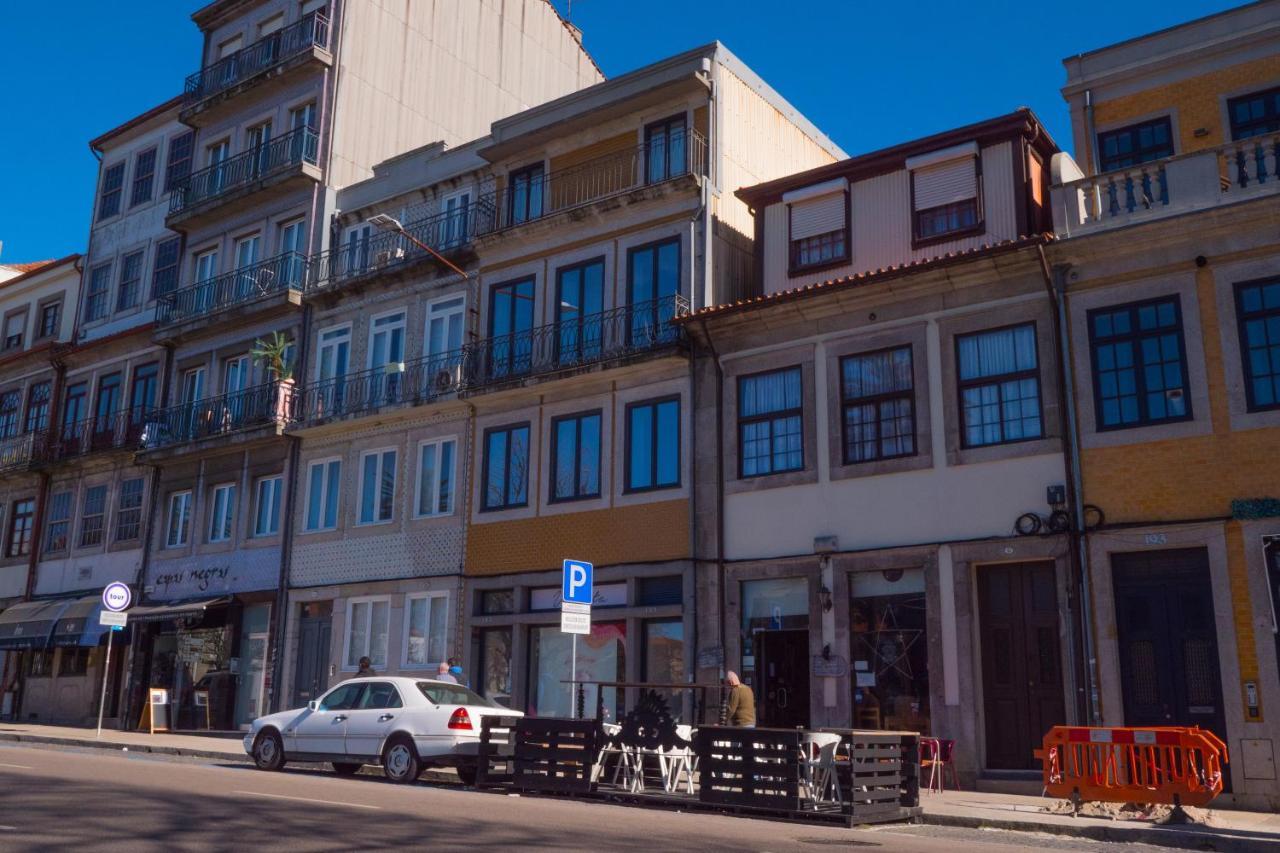 Burgo Apartments Republica Porto Luaran gambar